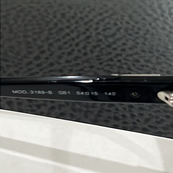 Versace “frames” - Picture 11 of 11